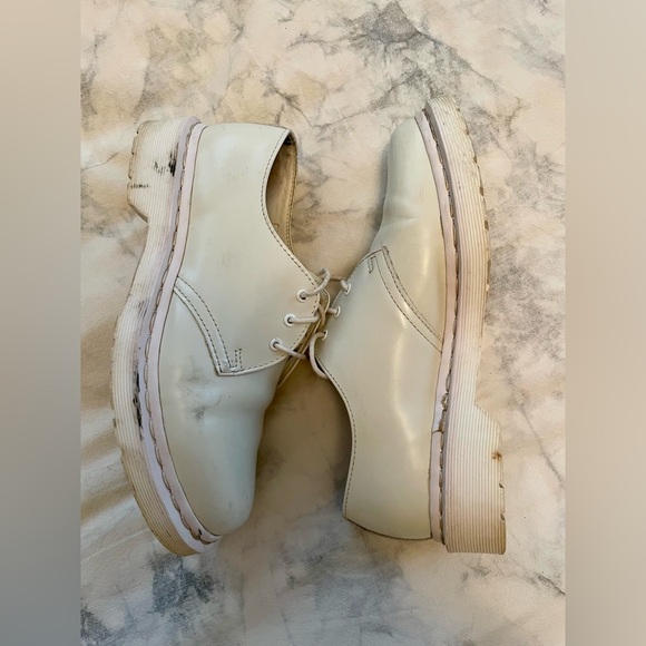 White Doc Martin Lace-ups—Men’s UK 6 - Picture 2 of 6